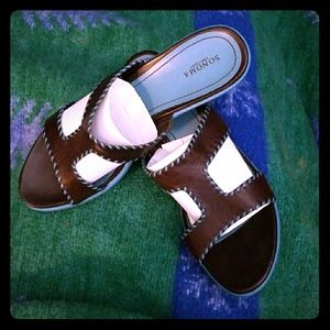 NWOT Sonoma Kendall Brown/turquoise leather